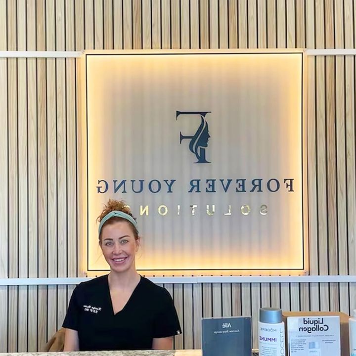 Custom Acrylic Backlit Sign, Illuminated Clear Acrylic Logo Sign For Salon, Skin Clinic, Studio